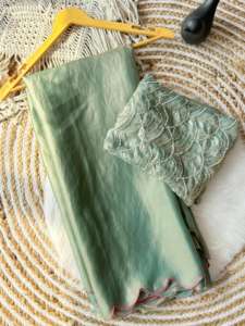 Saree de travail Designer Brits Cut avec séquence et tissu filet doux pour toutes les occasions - Product Image 4