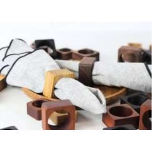 Servilleteros de madera rústica con patrones grabados e ideales para Decoración de mesa de otoño y cenas de temporada - Product Image 4