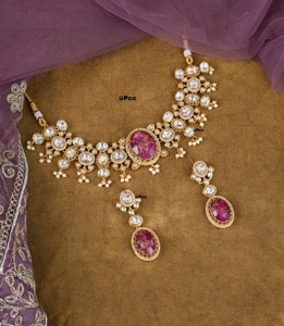 Conjunto de Collar y Aretes de Diseño de Alta Calidad con Piedras de Moissanita Chapadas en Oro, Colección para Bodas - Product Image 2