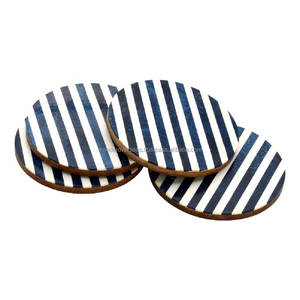 Admirable posavasos con incrustaciones de resina para comedor y decoración del hogar, Juego de 4 posavasos sin resina, posavasos de nogal de WONDEROVERSEAS - Product Image 2