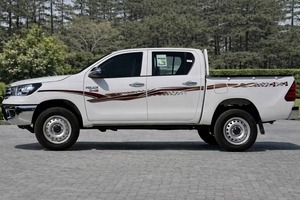 Toyota Hilux SUV 2025 Euro II, transmission automatique, sièges en cuir, toit ouvrant, à vendre - Product Image 4