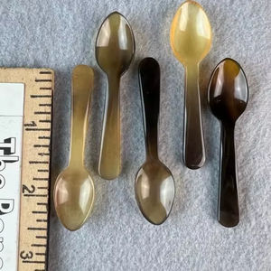 Cuillère en corne artisanale, écologique, lavable au lave-vaisselle, ustensiles à salade, cuisine à domicile, fabriqué en Inde - Product Image 1