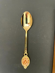 Ensemble élégant de cuillères en or, couverts élégants et durables en acier inoxydable, parfaits pour la cuisine et les occasions spéciales indiennes - Product Image 3
