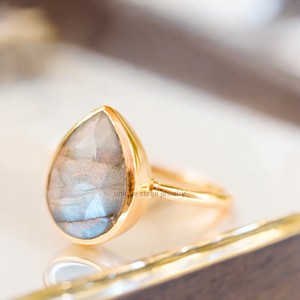 Magnifique bague statement en argent sterling 925 avec serti clos en labradorite feu, style bohème, bijou fait main en pierre précieuse naturelle - Product Image 4