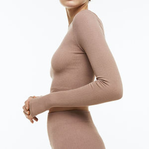 Pantalon de yoga et de fitness taille haute sans couture, extensible dans les 4 sens, anti-transpiration et respirant, avec logo personnalisé - Product Image 3