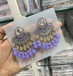 INDIO ÚLTIMO TRADICIONAL KUNDAN CHAPADO EN ORO ALTO CON DISEÑADOR DE PERLAS HERMOSO JUEGO DE PENDIENTES KUNDAN FANCY PARA MUJERES Y NIÑAS - Product Image 5