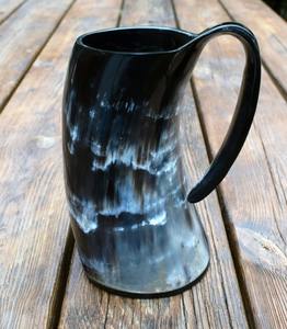 Tasse en corne naturelle polie de la meilleure qualité avec poignée Chope à bière médiévale pour les commandes en gros et en gros disponibles au meilleur prix - Product Image 1