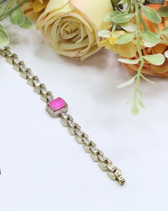 คอลเลกชั่นสวยงามสำหรับผู้หญิงเด็กผู้หญิงหินเคลือบสีทองดีไซน์พิเศษสำหรับงานแต่ง - Product Image 3