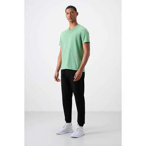 เสื้อยืดคอกลมทรงมาตรฐานสำหรับผู้ชาย Tommylife Wholesale รุ่น 87912 สีเขียวพาสเทล - PASTEL GREEN - Product Image 2