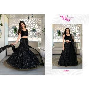Lehenga Choli noir de style traditionnel avec motif de cercle de paillettes et Dupatta pour les fêtes d'hiver prix de gros en gros - Product Image 1