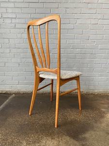 Inggit Mid-Century Esszimmers tuhl Wasserdichter Stoffs itz Massives Teakholz Walnuss Finish für Indoor Outdoor Home Furniture Apartment - Product Image 3