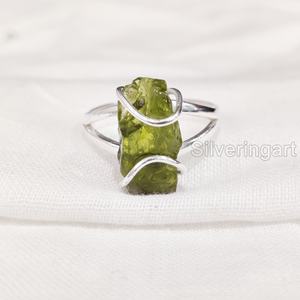 เครื่องประดับหินหยาบสำหรับผู้หญิงแหวนพลอยเพอริโดต์ธรรมชาติวงแหวนลวด925เงินสเตอร์ลิง - Product Image 3