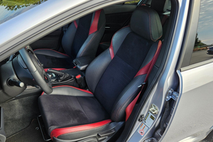 W-RX S-TI Usado en Buen Estado, Transmisión Manual de 6 Velocidades - Product Image 2