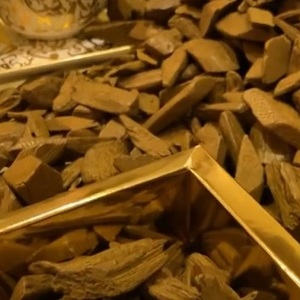 Transform your space into a sanctuary with <b>Agarwood</b> Oud. Marroki - Product Image 4