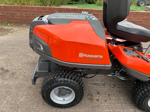 เครื่องตัดหญ้าแบบนั่งขับ HUSQVARNA R320X AWD รุ่นใหม่, เครื่องตัดหญ้าแบบมัลชิ่ง, รถแทรกเตอร์สำหรับสวน - Product Image 4