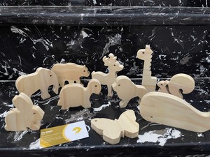 Juguete de Madera Tallado a Mano, Figura de Madera Maciza Hecha en Vietnam para Actividades de Aprendizaje y Decoración - Product Image 3