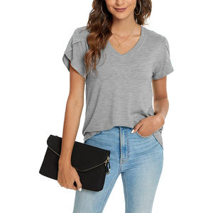 T-shirt élégant à coupe ajustée pour hommes, col en V extensible, design personnalisé, manches courtes avec décoration écologique de perles, style emballé - Product Image 6