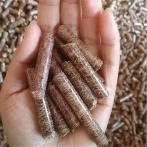 Prix usine Granulés de bois de pin Qualité 6mm-8mm Briquettes dans un sac Modèle de bâton de copeaux de bois de chauffage bon marché pour l'exportation en gros - Product Image 5