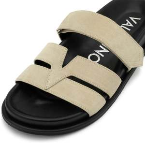 Pour les tongs en daim Valentino Resort - Product Image 5