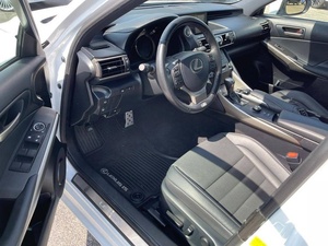 Usado 2019 Lex-us IS300 Base Coche limpio - Product Image 2