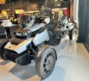 Motocicleta Spyder F3 Limited Dark 2025, Nueva, Tipo Trike Invertido, Envío Gratuito - Product Image 6