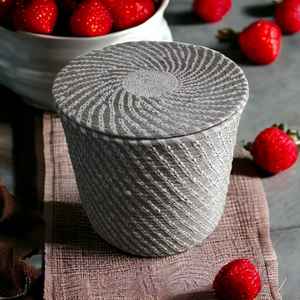 Panier de rangement à linge tissé Portable prix raisonnable avec couvercle nouveau Design panier à linge en osier Sabai panier d'herbe pour articles ménagers - Product Image 4