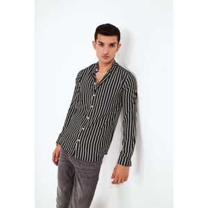 เสื้อเชิ้ตสีดำลายทางติดกระดุม - Product Image 2