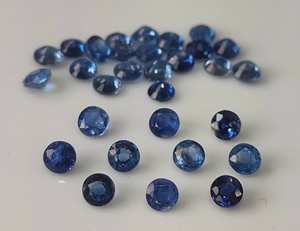 Cianita natural al por mayor 3mm-8mm redondo azul piedra preciosa facetada suelta para la fabricación de joyas color azul - Product Image 1