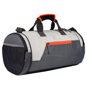 Bolsa de lona ligera diseñada para un transporte cómodo, empaque flexible y fácil transporte para viajes, gimnasio y deportes. - Product Image 2