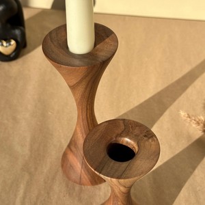 Hermoso candelabro de madera Par de dos escandinavos de mediados de siglo Diseño moderno Regalo de inauguración de la casa - Product Image 6