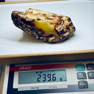 Pierre d'ambre brute, ambre naturel du bassin Baltique polonais, 248,6 grammes - Product Image 3