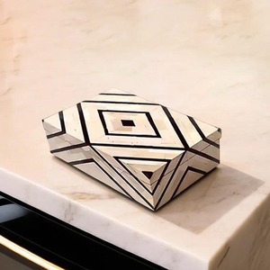 Boîte à bagues recyclable en papier Abat-jour en nacre de luxe avec design classique pour éclairage doux - Product Image 6