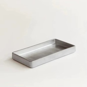 Plateau de service en métal écologique et durable avec finition argentée polie et poignée, passe au lave-vaisselle, pour la maison, les restaurants et les hôtels - Product Image 6