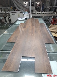 2024 Của Nhà Sản Xuất Sang Trọng Chất Lượng Cao Không Thấm Nước SPC <span class=keywords><strong>PVC</strong></span> Đá Nhựa Composite Sàn Bevel Gạch Thiết Kế Sang Trọng Vinyl - Product Image 5