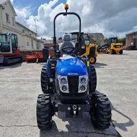 Tracteur compact SOLIS 26 HST avec moteur, poids 950 kg, 0-2000 heures, à vendre