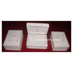 Boîte en marbre blanc naturel sculptée, forme rectangulaire, avec motif floral, surface brillante, utilisée pour les cadeaux de mariage - Product Image 1