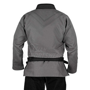 Traje de kimono flexible personalizado para hombres que proporciona una gama completa de movimientos para el entrenamiento de artes marciales. - Product Image 3