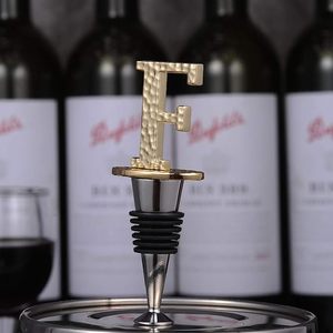 Tapón de botella de vino Prosecco con letra dorada F, accesorio reutilizable a prueba de fugas con regalo estándar para los amantes del vino - Product Image 1