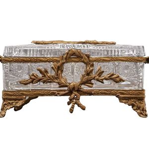 Caja de pañuelos de latón envejecido y cristal de lujo con motivo de hoja dorada adornada y elegantes asas artesanales - Product Image 3