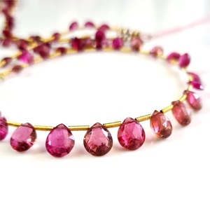 Pierre précieuse tourmaline rubellite naturelle Briolette à facettes en forme de coeur perles de pierre rose certifiées par des tiers - Product Image 2
