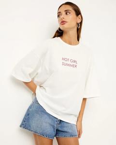 Camiseta gráfica personalizada holgada para mujer, Camiseta con estampado de verano de gran tamaño para ocasiones de invierno - Product Image 4