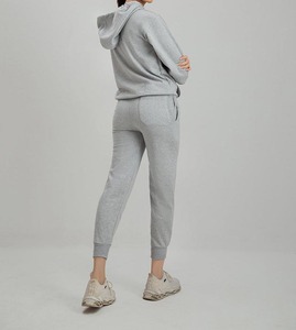 Ensemble de vêtements de sport personnalisés deux pièces pour un style de vie actif, survêtement pour femme pour l'entraînement en salle de sport, ensembles de survêtements deux pièces pour femmes - Product Image 5