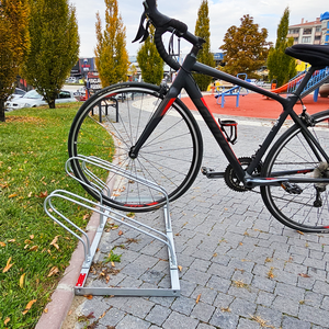Support vertical pour vélos d'extérieur - 105x40cm en acier galvanisé - Product Image 3