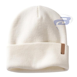 Gorro de punto minimalista para hombre, transpirable, impermeable, estilo anime, moderno, esencial para viajes, sencillo y elegante. - Product Image 1