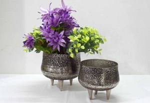 โต๊ะอลูมิเนียมตอกพื้นผิวกรวยรูปร่างสองโทนสีแจกันดอกไม้ชุบนิกเกิลสไตล์ที่ไม่ซ้ํากันแฟนซีงานแต่งงานแจกันดอกไม้ - Product Image 3