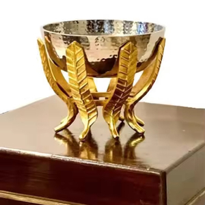 Elegante Frutero de metal hecho a mano con soporte elevado ecológico para cocinas y fiestas contemporáneas - Product Image 1
