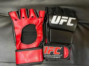 Guantes de Combate Profesionales de Alta Calidad para Competencia de UFC MMA, de Cuero, Medios Dedos, Palma Abierta, para Kickboxing, Negros y Azules - Product Image 2
