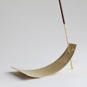 กระถางธูปทองเหลืองทรงยาวดีไซน์เป็นเอกลักษณ์ที่วางธูปหรูหราสำหรับตกแต่งบ้านแท่นทำสมาธิกลิ่นหอมทางจิตวิญญาณ - Product Image 5