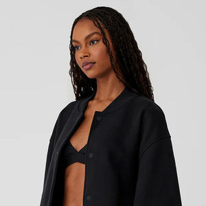 Veste universitaire en polyester-coton durable et élégante pour femmes Conception unique de manches contrastées Utilisation quotidienne Méthode de tissage tissé - Product Image 5