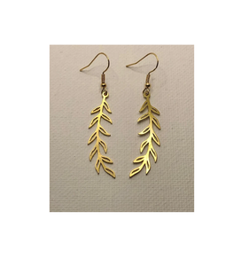 Pendientes de latón de diseño atractivo con diseño de hoja que se ven fabulosos accesorios de joyería de moda pulidos dorados brillantes - Product Image 1